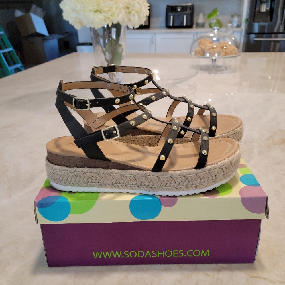 SODA SHOES